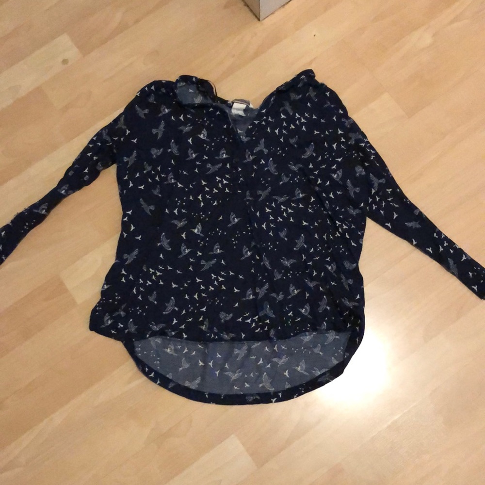 Navy blue sparrow/bird shirt